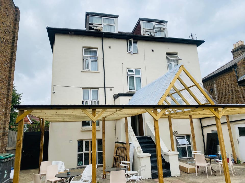 ARON GUEST HOUSE Hotel in London Borough of Ealing