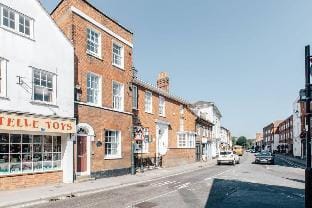 Dolls House - Luxury Townhouse - From £400 Per Night Hotel in Henley-on-Thames