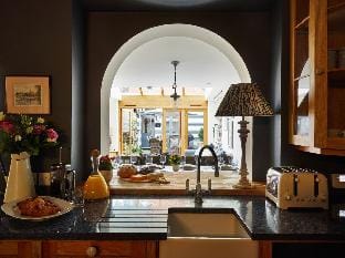 Dolls House - Luxury Townhouse - From £400 Per Night Hotel in Henley-on-Thames