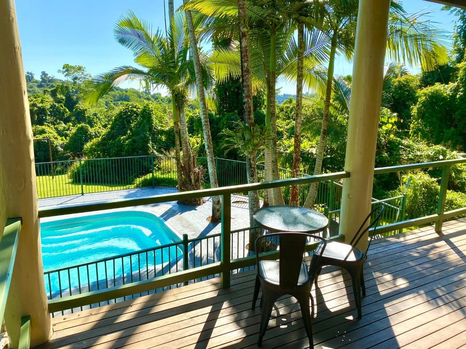 Jackaroo Treehouse Rainforest retreat Hostel in Queensland