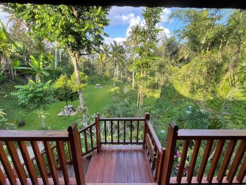 Sugita Wooden House Hotel in Payangan