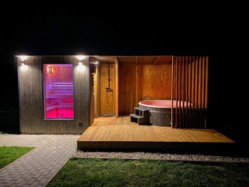 M-MAZURIA Domki letniskowe caloroczne MAZURY GIZYCKO - z sauna i jacuzzi Fuleda Lodge in Lithuania