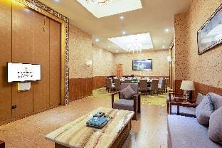 Rezen Hotel Pengshui River & Holiday Hotel in China