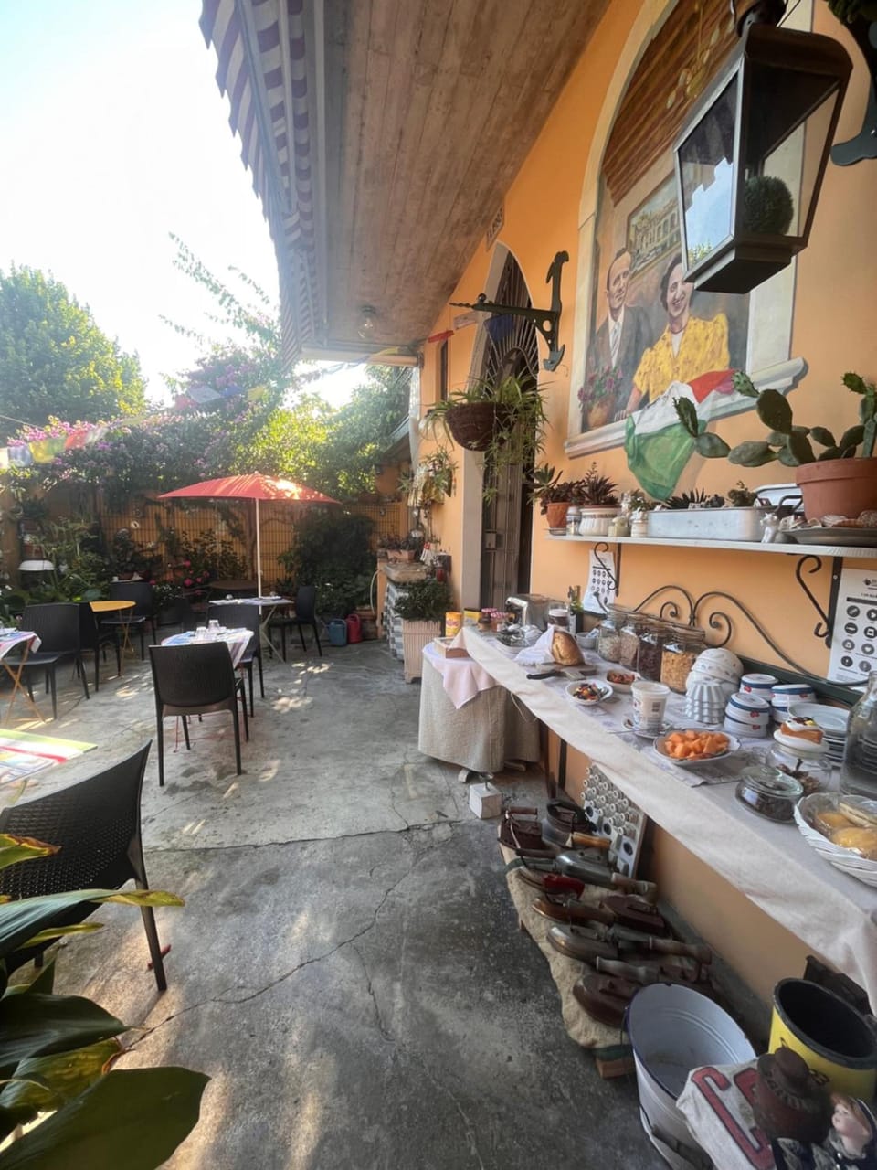 The Tower Of The Old King Hotel in Desenzano del Garda