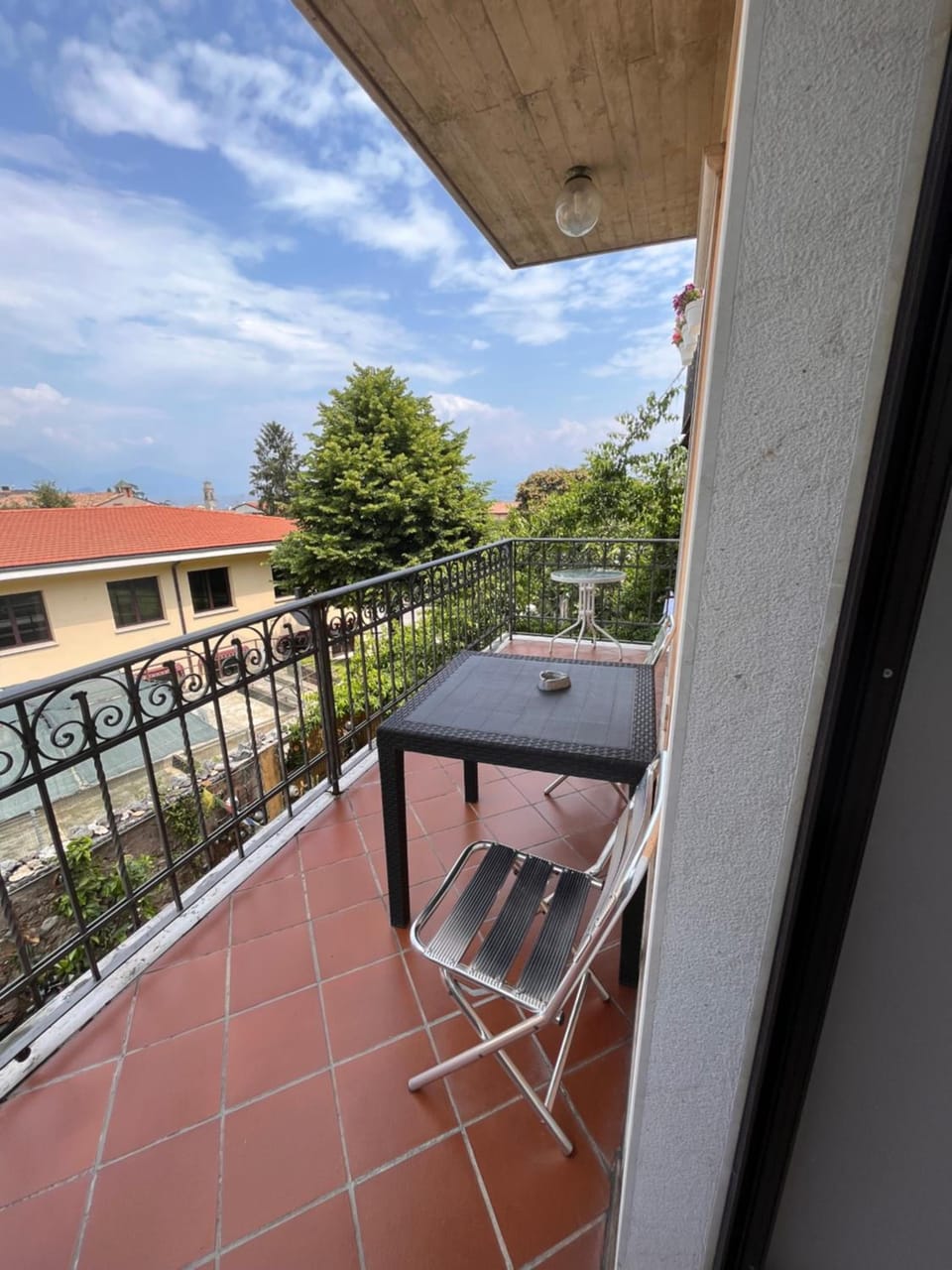 The Tower Of The Old King Hotel in Desenzano del Garda