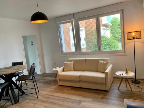 TOUCH AND GO Hotel in Cambrai