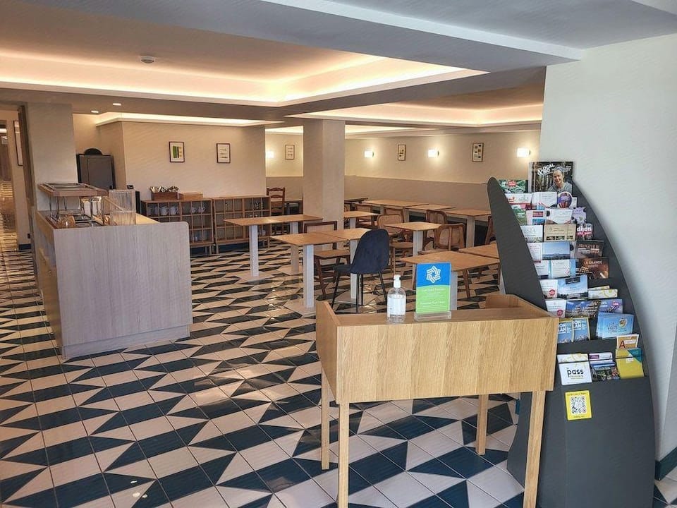 Au Petit Saint Jean Hotel in Beaune