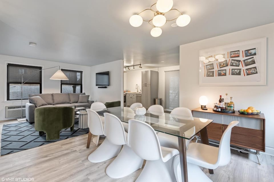 The Neighborhood Hotel - Lincoln Park 501 - Three Bedroom Penthouse Hotel in Lincoln Park