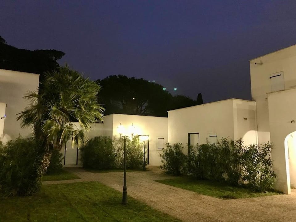 Beach Cannes Bungalows - Appart'hotel Apartment hotel in Cannes