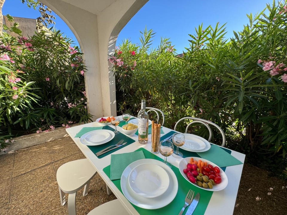 Beach Cannes Bungalows - Appart'hotel Apartment hotel in Cannes