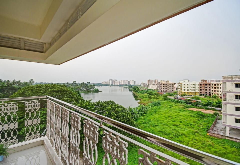 Townhouse Jheel Mahal Hotel in Kolkata