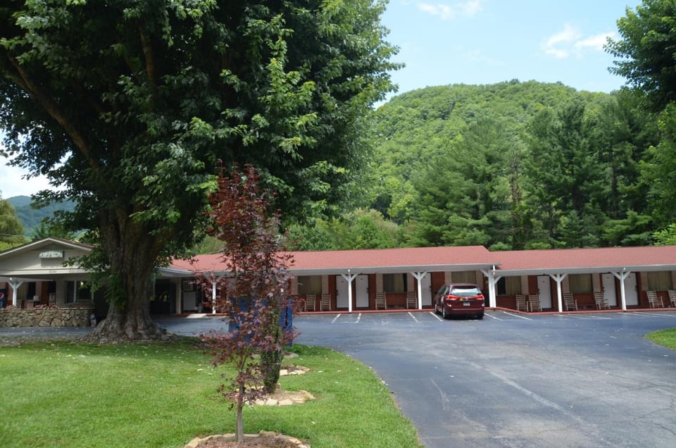 Travelowes Motel - Maggie Valley Motel in Maggie Valley