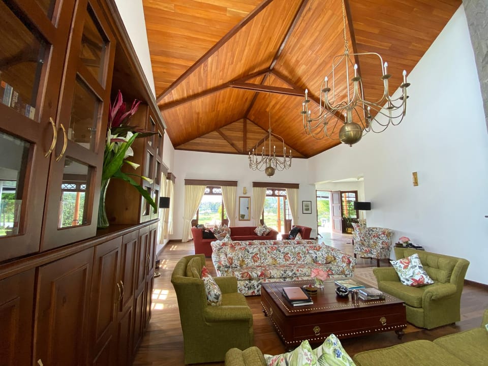W15 Lake Gregory Hotel in Nuwara Eliya