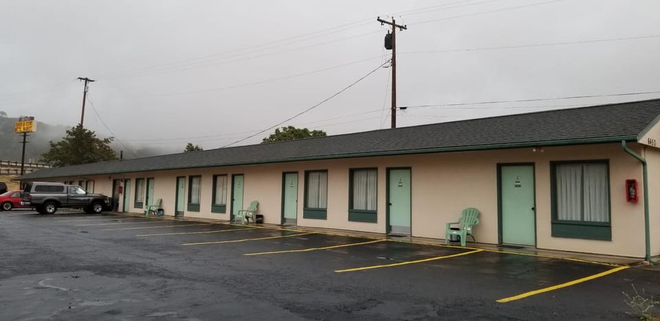 Quick Stop Motel & Market Motel in Oregon