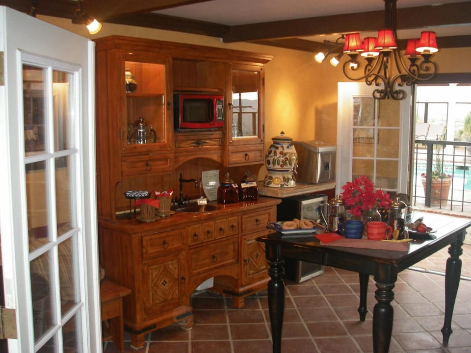 Tuscan Springs Hotel & Spa Hotel in Desert Hot Springs