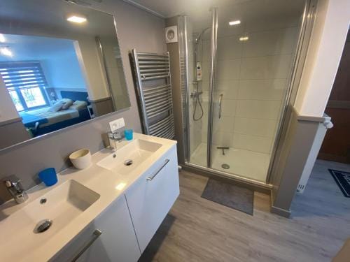 Route 123 Birchwood Pension Hotel in Flanders