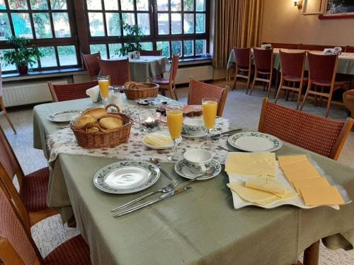 Gasthaus Pension Schumbert Hotel in Hesse