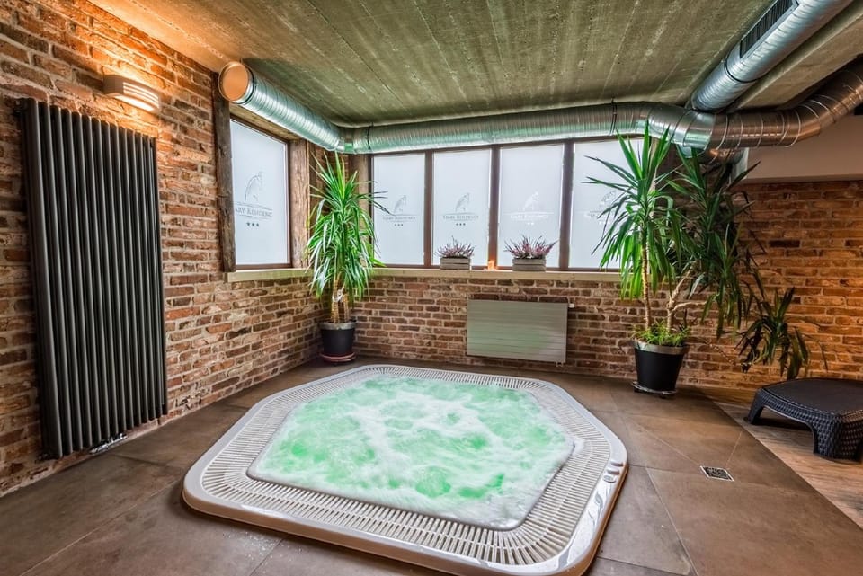 Hot tub