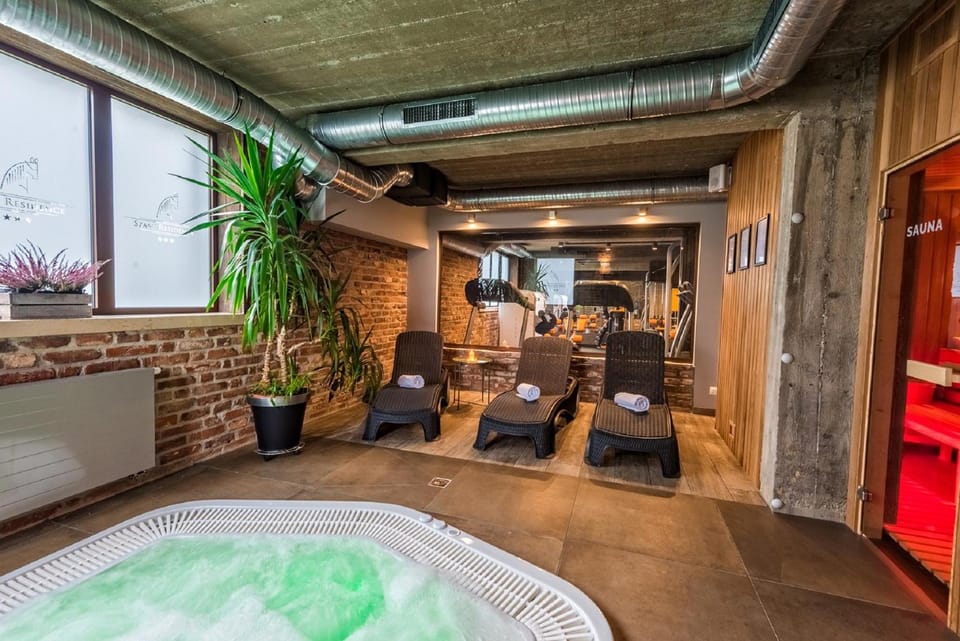 Hot tub