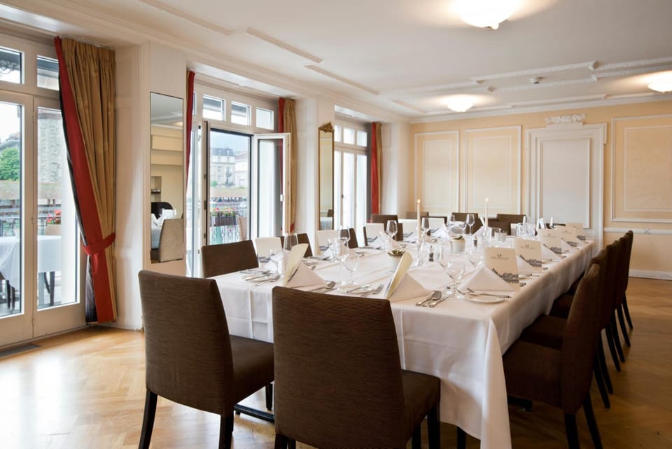 Banquet hall