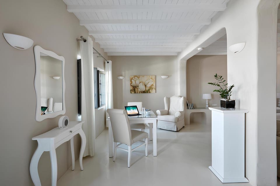 Carpe Diem Santorini Hotel in Santorini