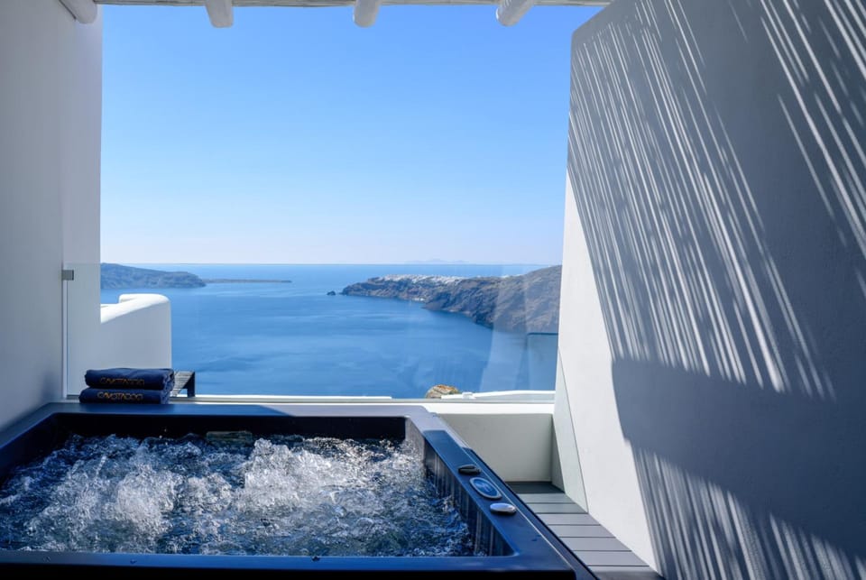 Cavo Tagoo Santorini Hotel in Santorini