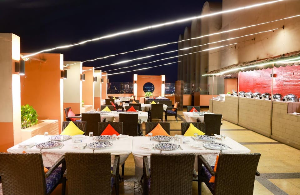 Avari Tower Karachi Hotel in Karachi