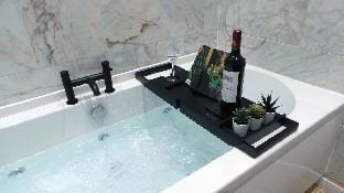 Luxury 1 Bedroom Duplex with Free Parking Hotel in Plymouth
