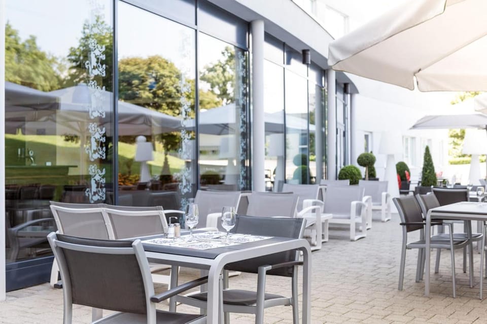 Novotel Suites Geneve Aeroport Hotel in Geneva