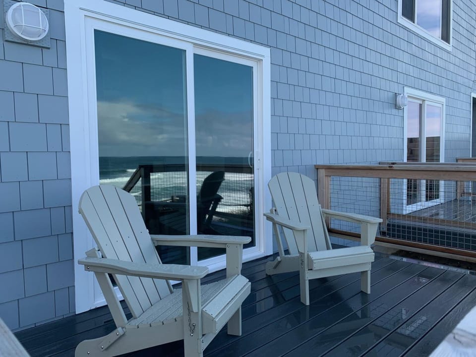 West Beach Suites Hotel in Lincoln City