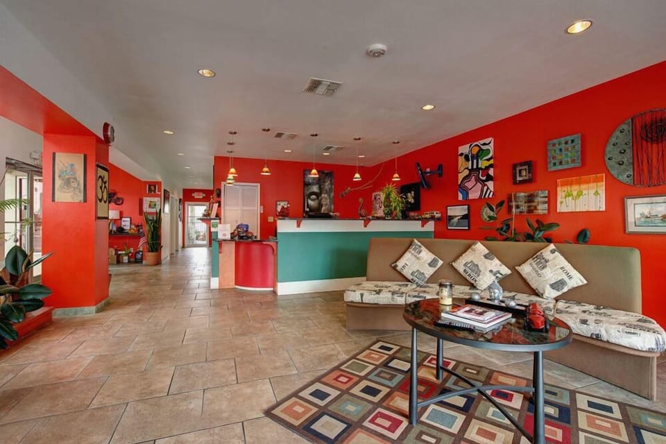 Whispering Palms Inn Motel in Del Rio
