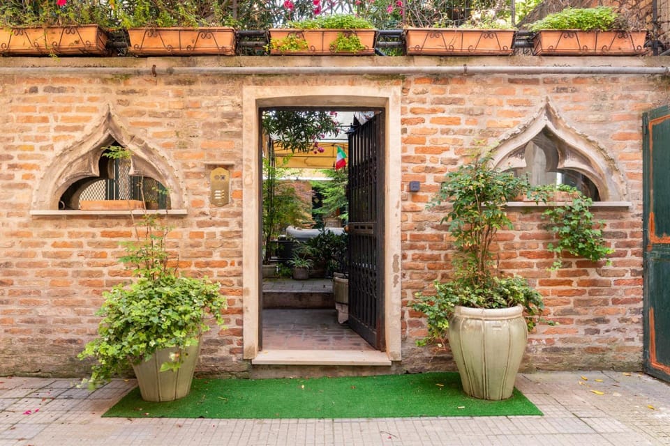 Al Campanile Madonna dell'Orto Hotel in Venice