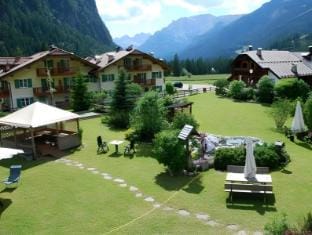Dolomiten Hotel Irma Hotel in Canazei