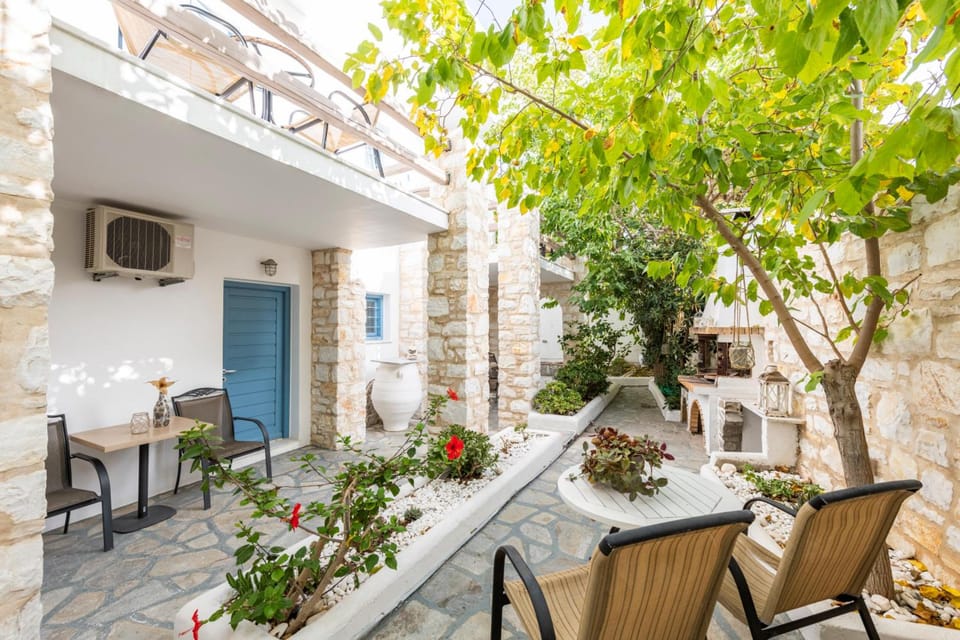 Alexandros Studios Apartment hotel in Naousa