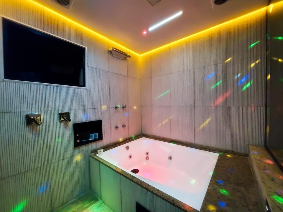 Hot tub