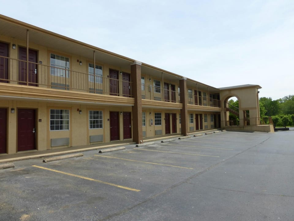 Red Roof Inn Columbia, TN Hotel in Columbia