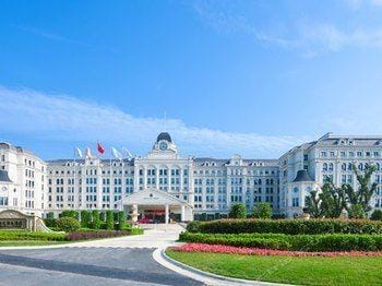 Grand Palace Resort Hotel in Hangzhou