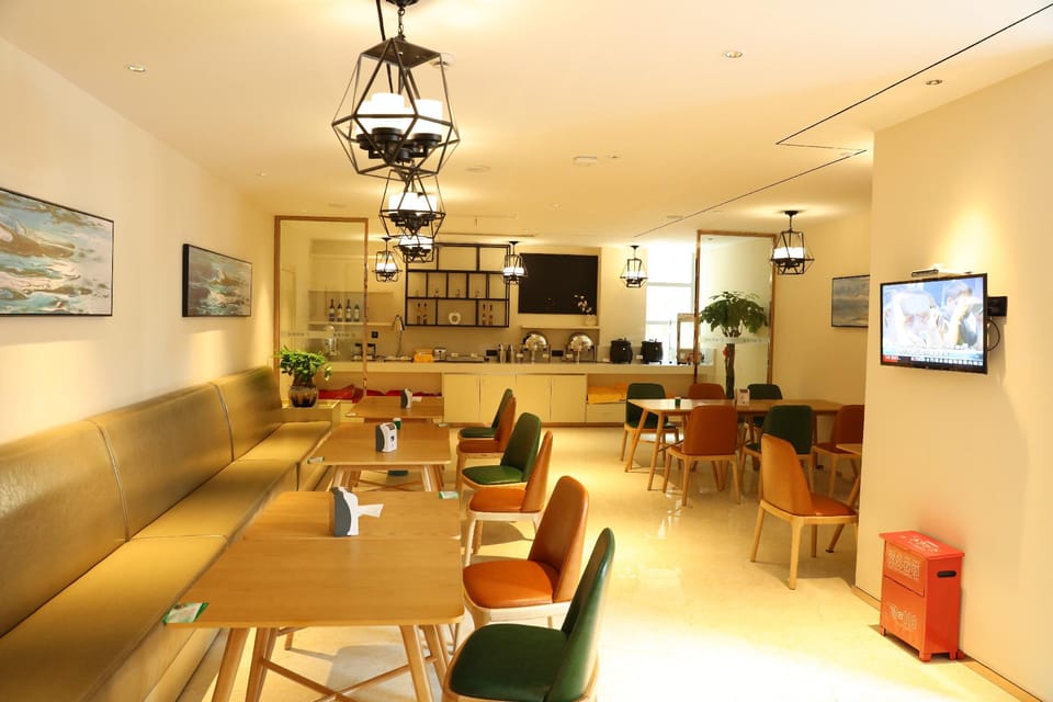 Longjin Garden Hotel (Jurong Agricultural and Forestry College) Hotel in Nanjing