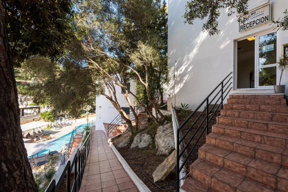 Apartamentos Alta Galdana Apartment hotel in Serpentona