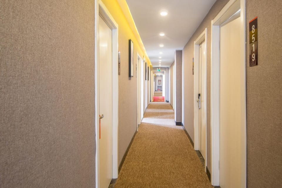 Junyi Chain Hotel (Yangzhou Slender West Lake Siwangting Road Branch) Hotel in Jiangsu