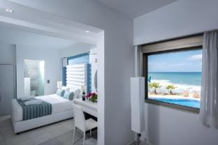 Hellas Beach Hotel in Crete