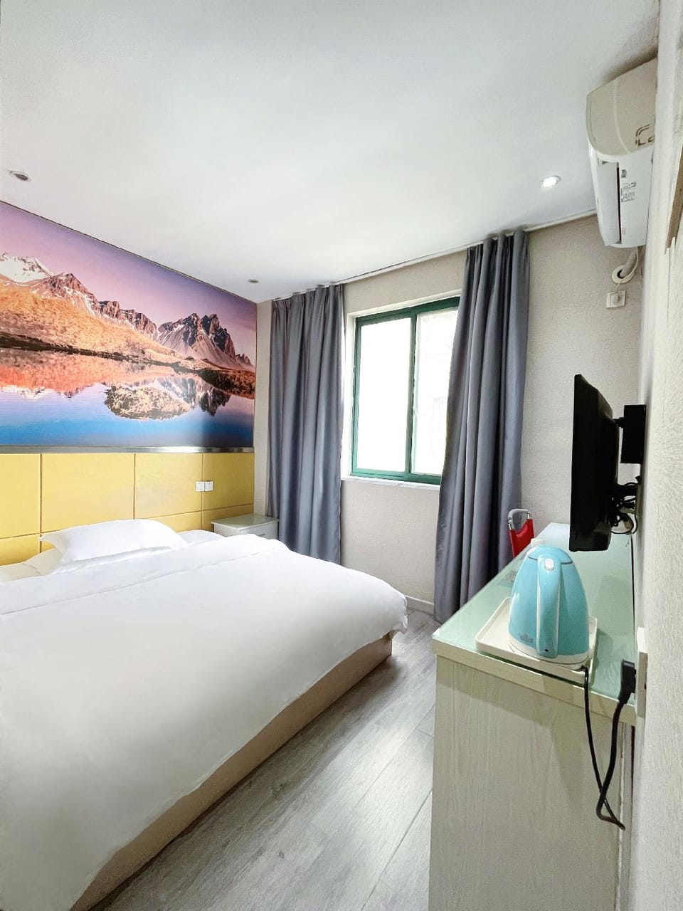Ningbo Sunshine Holiday E-sports Hotel (Old Bund) Hotel in Zhejiang