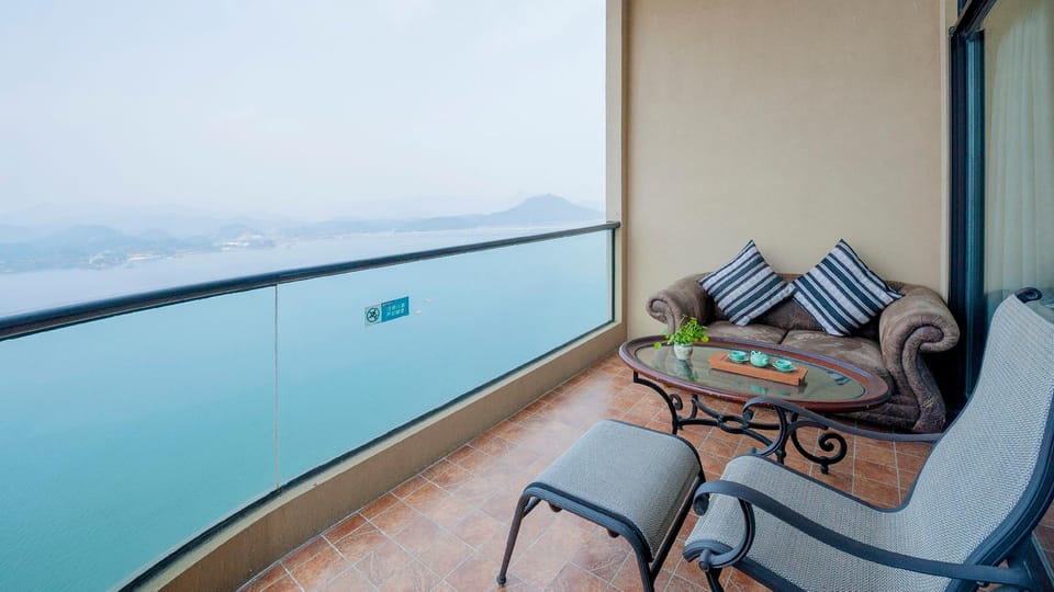 Hupanju Holiday Apartment Hotel in Hangzhou