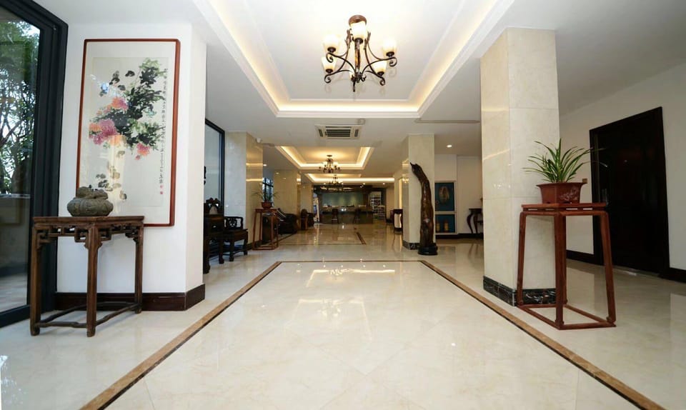 Hupanju Holiday Apartment Hotel in Hangzhou