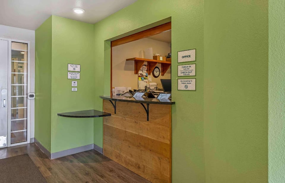 Extended Stay America Select Suites - Louisville - South Hotel in Louisville