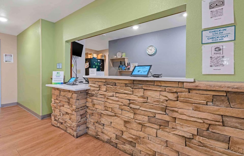 Extended Stay America Select Suites - Louisville - Airport Hotel in Louisville