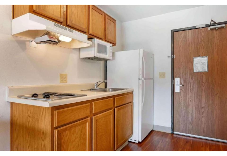 Studio 6 Extended Stay Cincinnati  Sharonville   OH Hotel in Sharonville