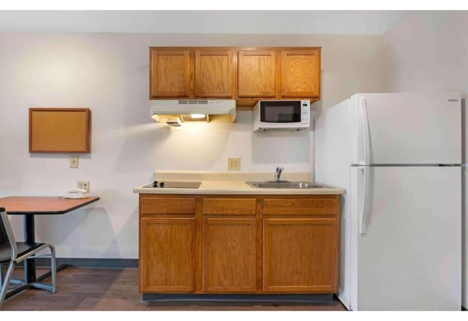 Studio 6 Extended Stay Cincinnati  Sharonville   OH Hotel in Sharonville