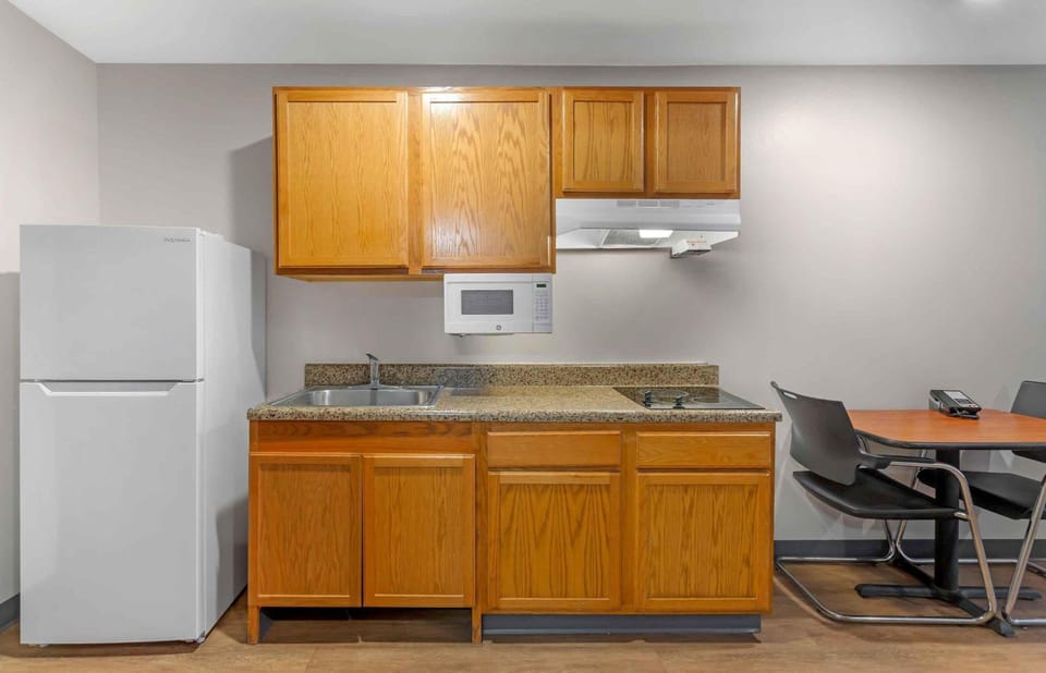 Extended Stay America Select Suites - Fort Myers - Northeast Hotel in North Fort Myers