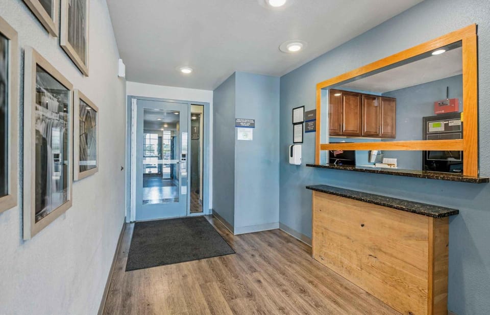 Extended Stay America Select Suites - Indianapolis - Lawrence Hotel in Indianapolis